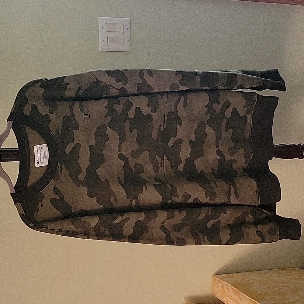 Men's Champion sweatshirt